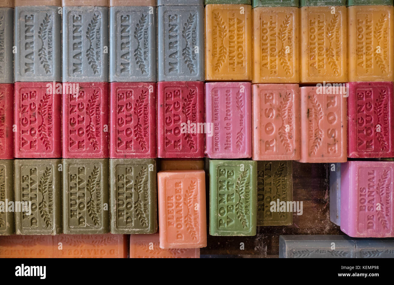 Blocchi di sapone francese multicolore Foto Stock