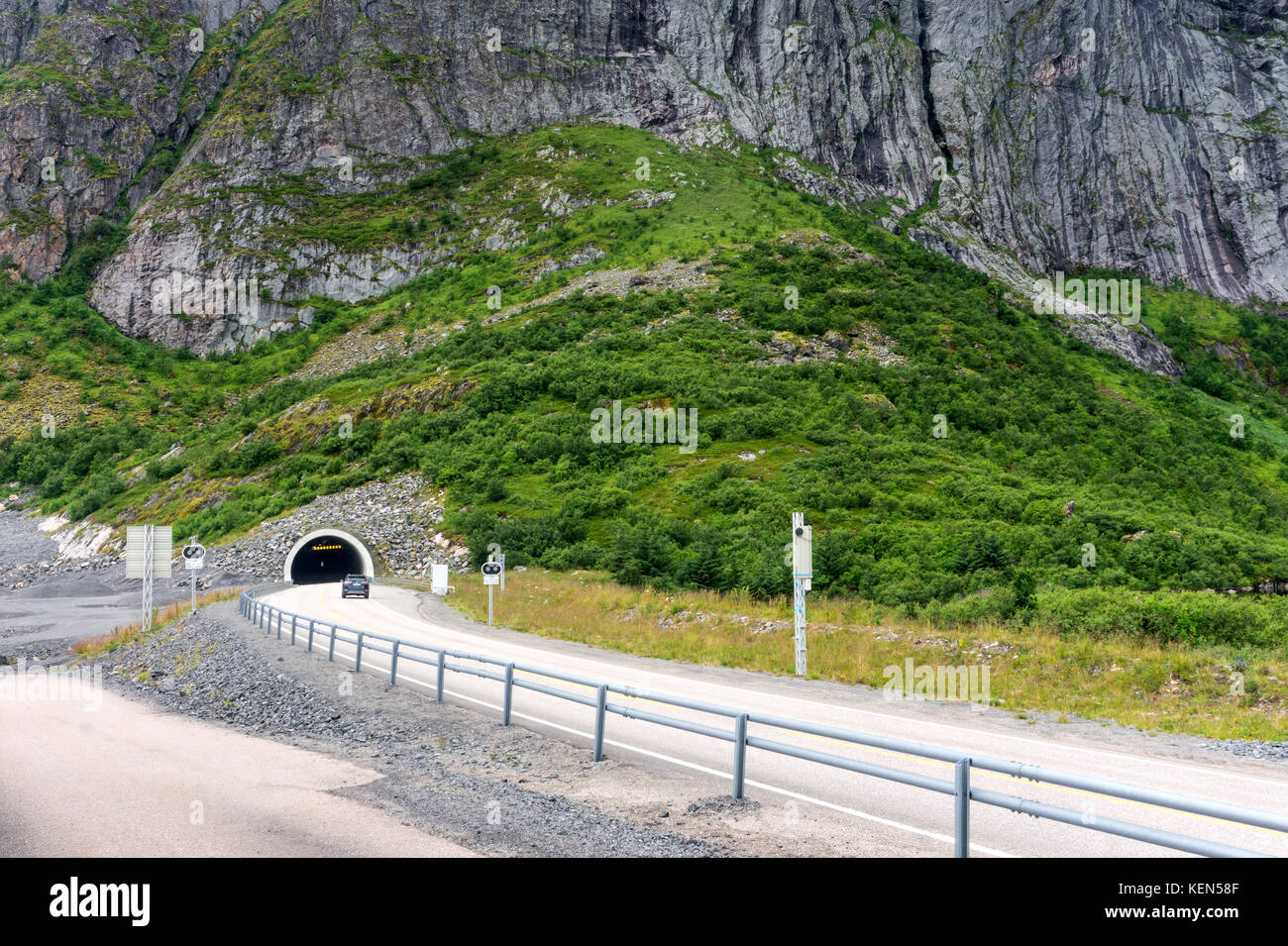 L'ingresso alla Galleria, arcipelago delle Lofoten, nordland county, Norvegia. nazionale percorso turistico lofoten Foto Stock