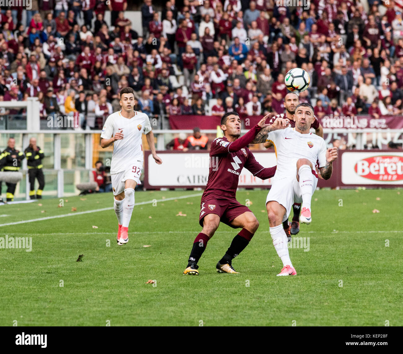 Aleksandar kolarov (roma) durante la serie a nella partita: Torino FC vs as roma presso lo stadio olimpico grande Torino Torino, 22 ottobre 2017, Italia Foto Stock