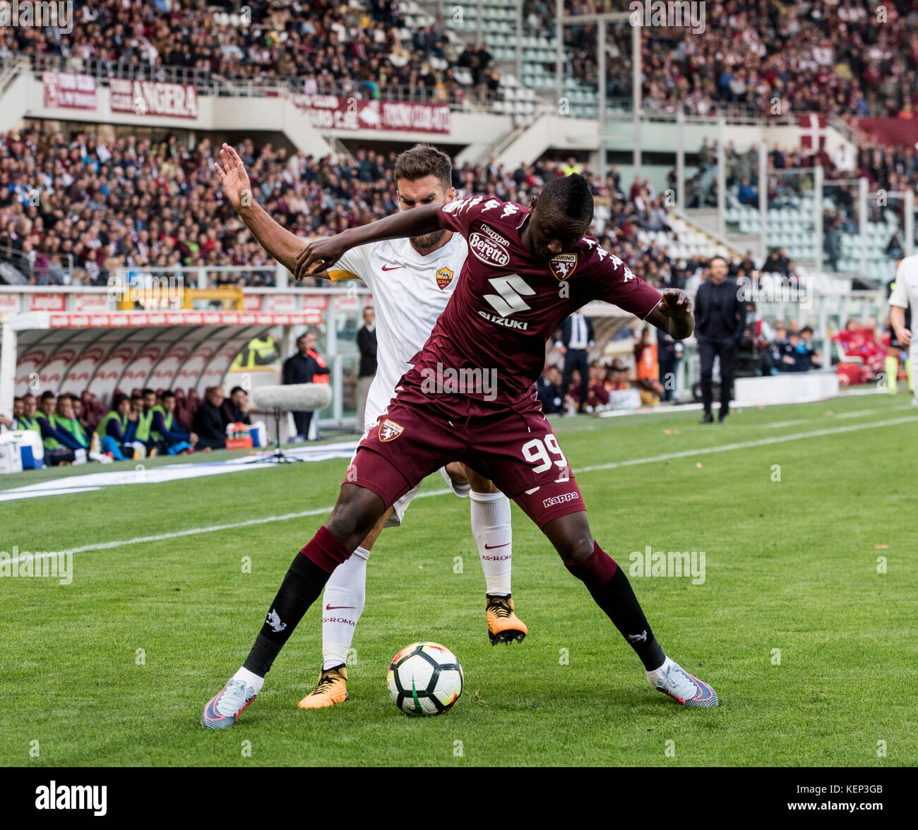 Umar Sadiq (Torino FC) durante la serie A Mathc: Torino FC vs AS Roma allo stadio Olimpico grande Torino, a Torino il 22 ottobre 2017. La Roma vince 0-1 Foto Stock