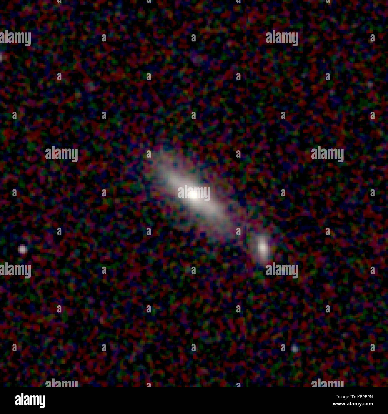 NGC 1125 è una galassia catalogata nel New General Catalogue (NGC), osservata attraverso l'indagine a infrarossi 2MASS. Fornisce informazioni sulla struttura e la composizione delle galassie nell'universo. Foto Stock
