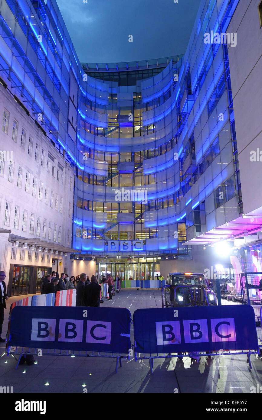 Vista della BBC Broadcasting House di Londra di notte Foto Stock