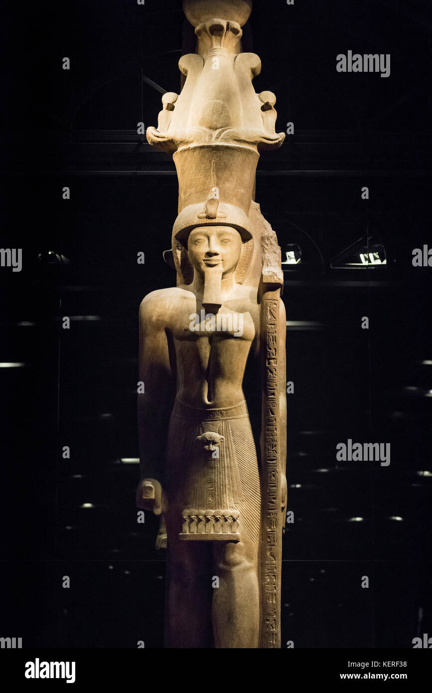 Torino. L'Italia. Statua ritratto del faraone Seti II indossando un Atef corona. Museo Egizio (Museo Egizio) XIX XIX dinastia Foto Stock