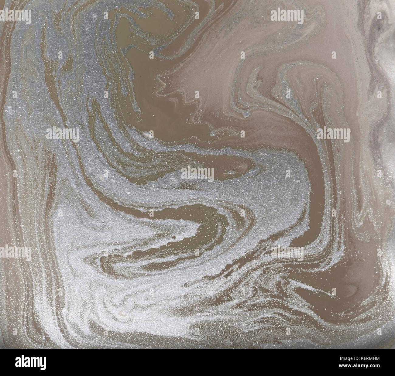 Oro liquido disegno marmorizzato. sfondo beige Foto Stock