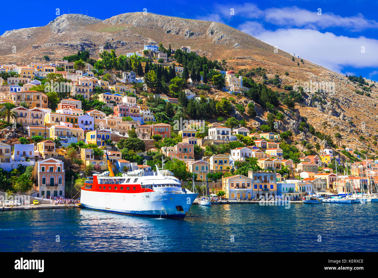 I tradizionali colorati isola greca di symi nel Dodecaneso Foto Stock