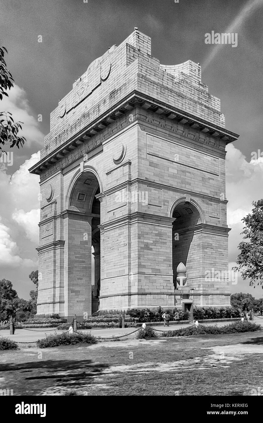 New Delhi, India, September 08.2014 vista dell intera India Gate nella versione in bianco e nero Foto Stock