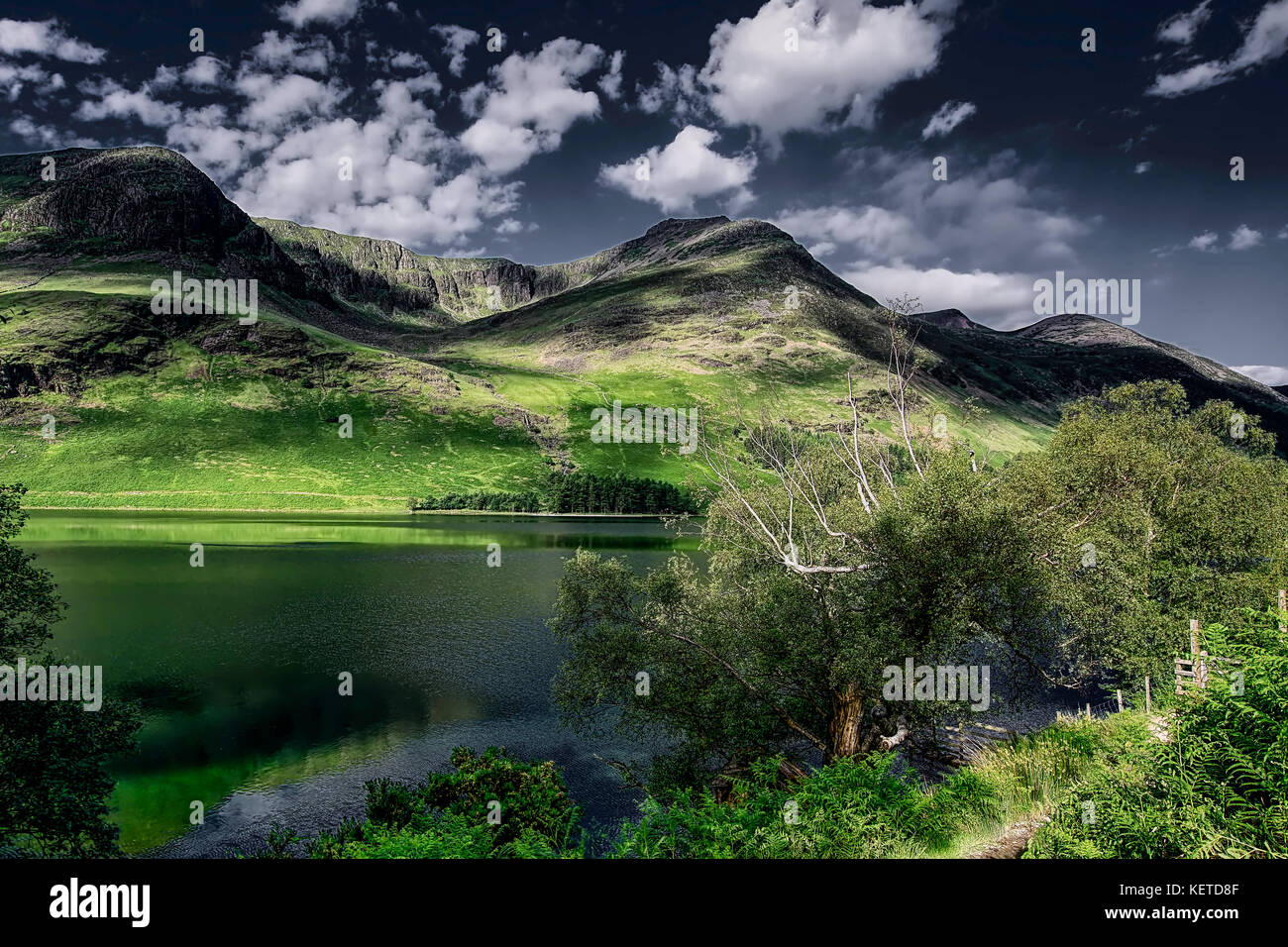 Bella buttermere lake nel parco nazionale del distretto dei laghi,Cumbria, Regno Unito, primavera 2017.Lake District paesaggio panoramico,UNESCO - Sito Patrimonio dell'umanità. Foto Stock