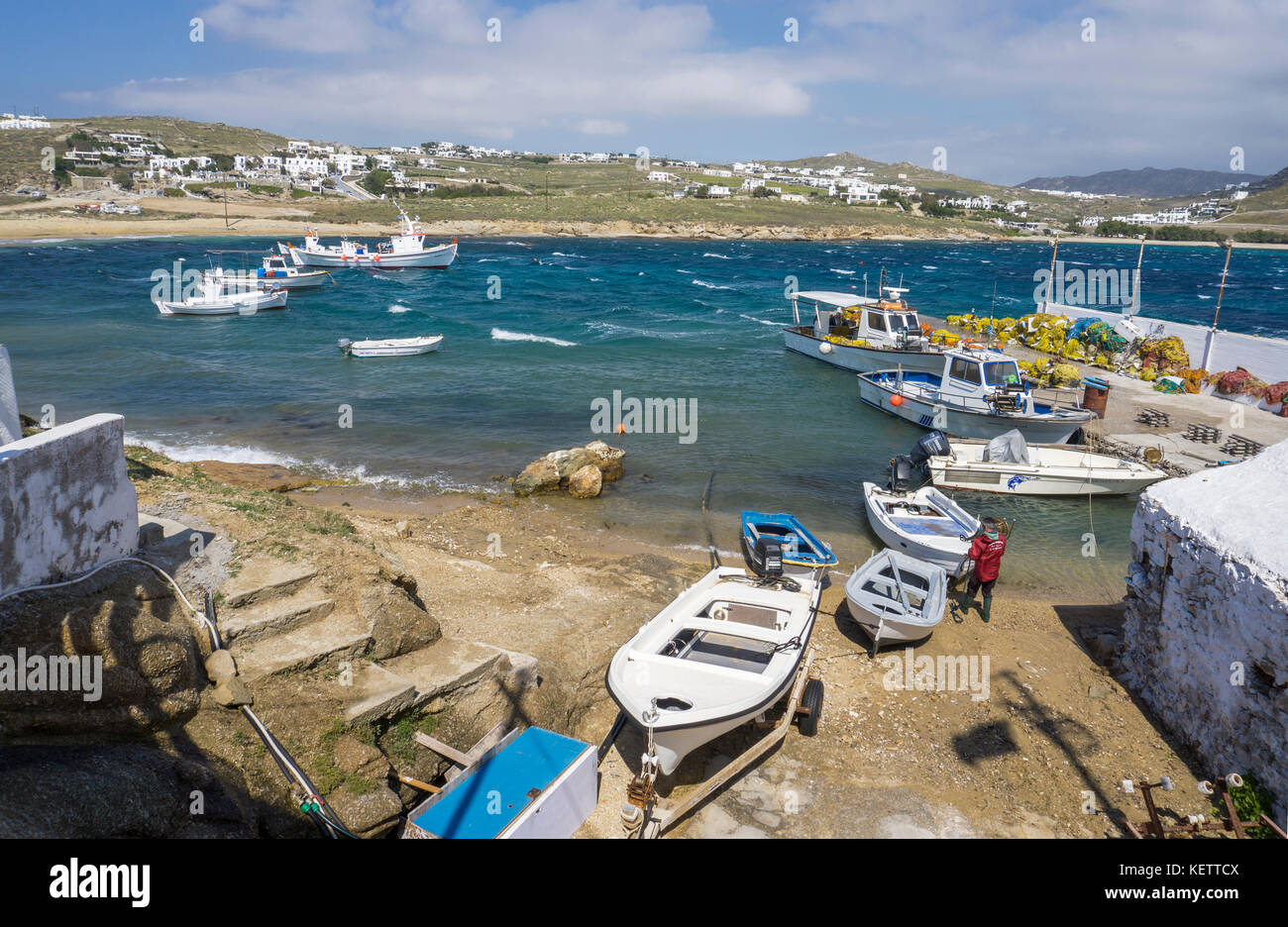 Piccolo porto di pescatori a Agia Anna Bay, a Mykonos, Grecia Foto Stock