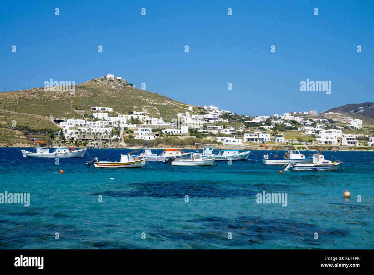 Barche da pesca in Ornos bay, Mykonos, Cicladi, greco Foto Stock