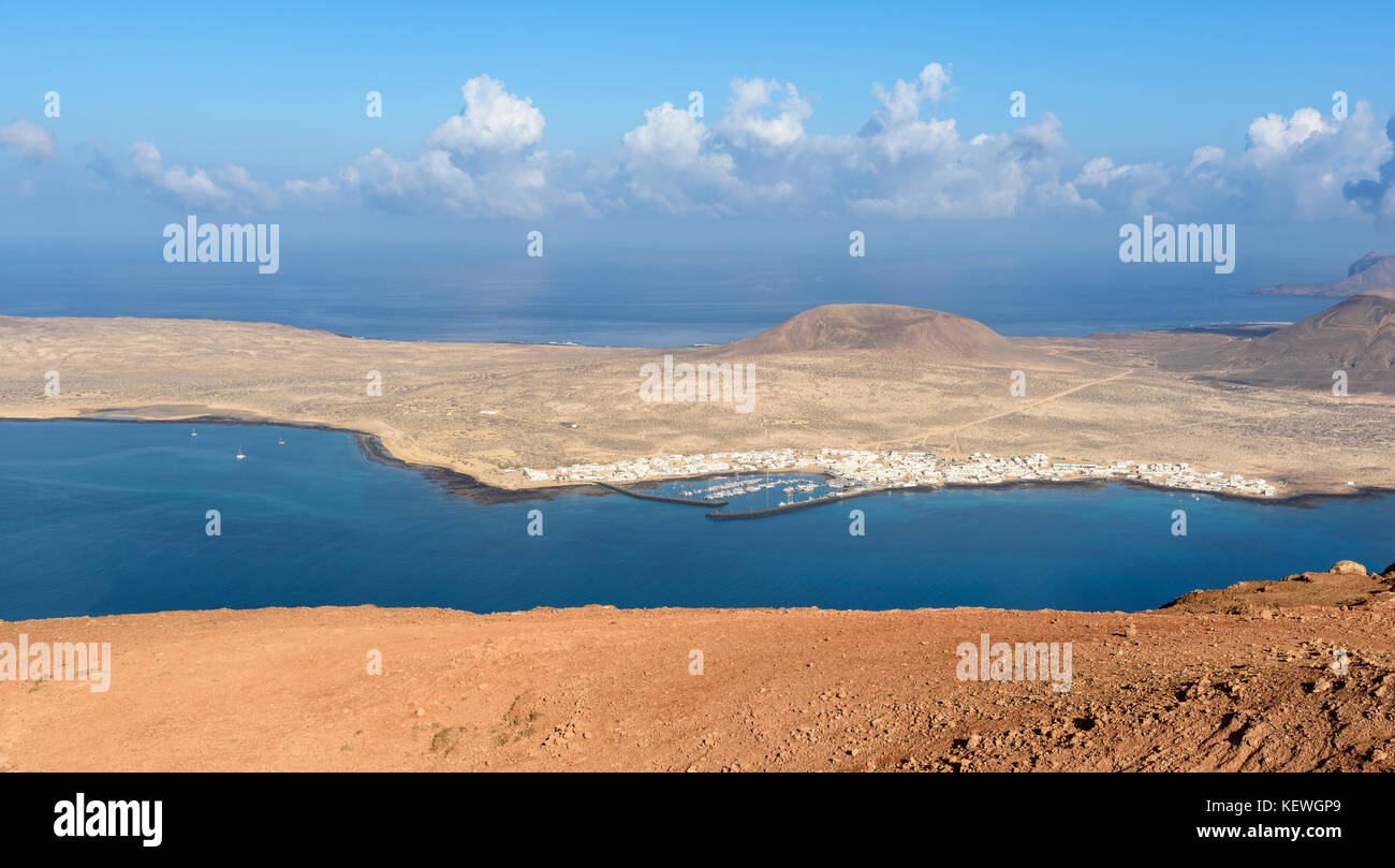 Vista di La Graciosa isola dal Mirador del Rio, Lanzarote, Isole canarie, Spagna Foto Stock