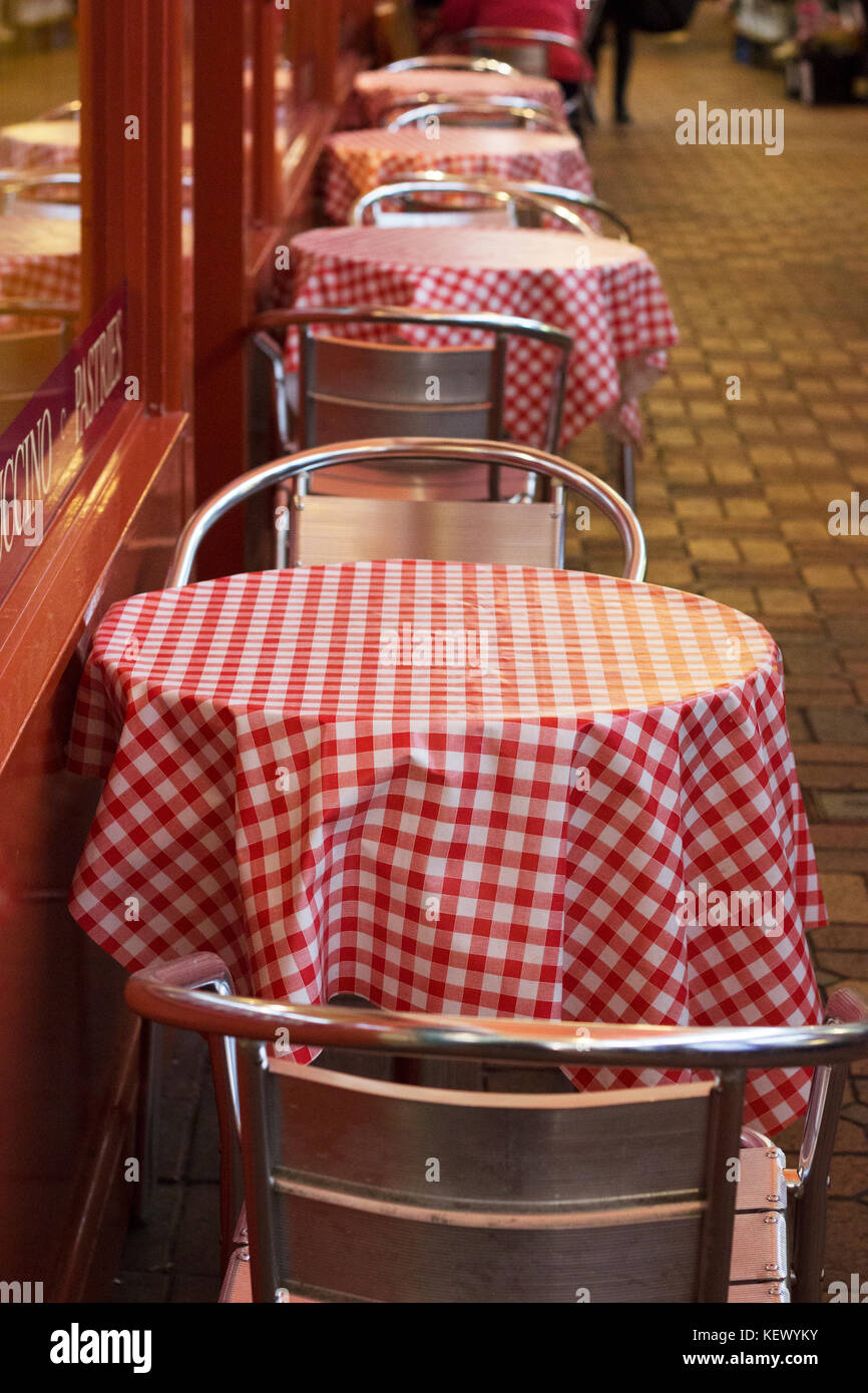 Abiti da tavolo Gingham Foto Stock