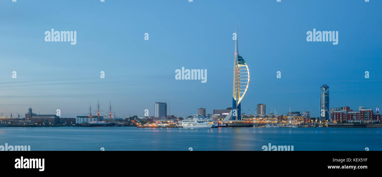 La Spinnaker Tower di Portsmouth. Foto Stock