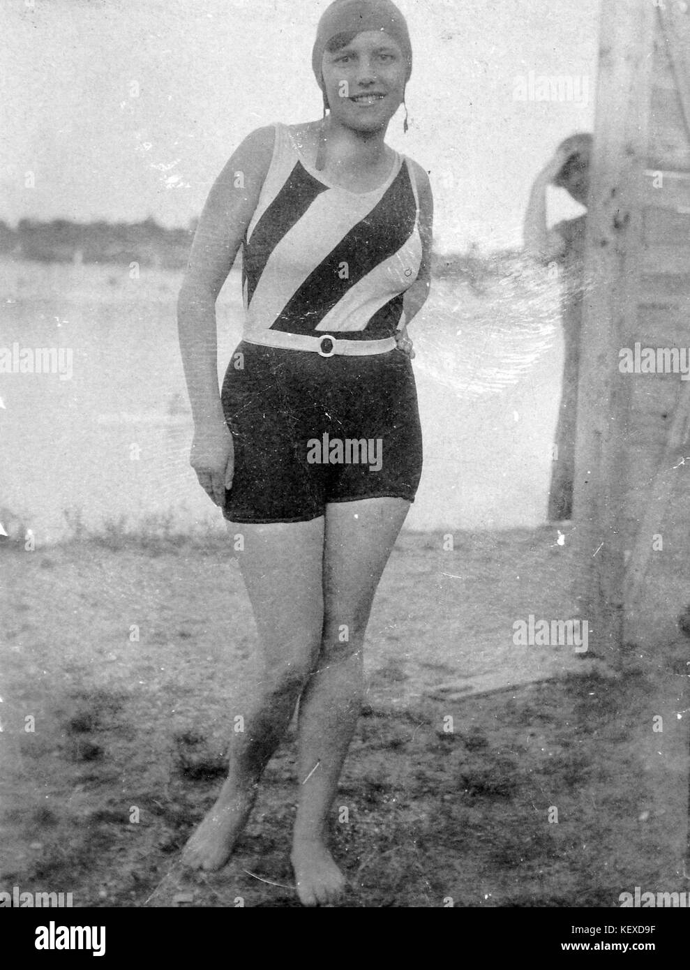La balneazione, costume da bagno, fiume, ritratto di donna, Riva, superficie di acqua Fortepan 3147 Foto Stock