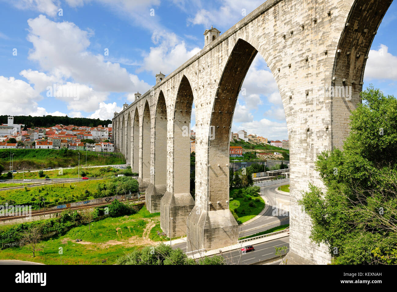 L'acquedotto del XVII secolo (Aqueduto das Águas Livres) di Lisbona. Portogallo Foto Stock