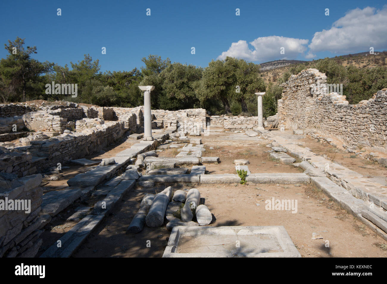 Le rovine di due chiese protocristiane, del V secolo d.c. sul promontorio di Aliki, o Alyki, Thassos, Grecia, isola greca, Settembre Foto Stock