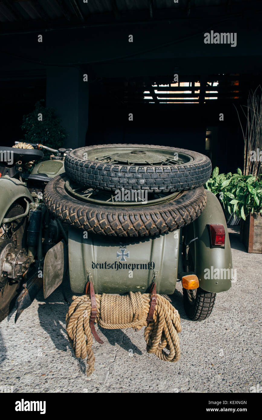 Questa BMW R75 è una combinazione motociclistica e sidecar dell'era della seconda guerra mondiale prodotta dalla società tedesca Bavarian Motor Works. Foto Stock