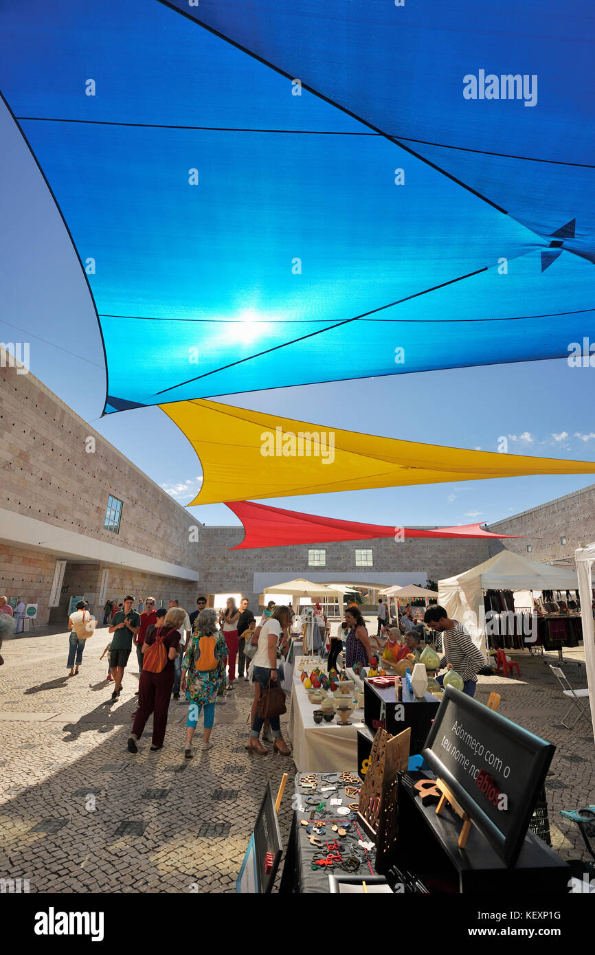 Un mercato di strada al Centro Culturale di Belém. Lisbona, Portogallo Foto Stock