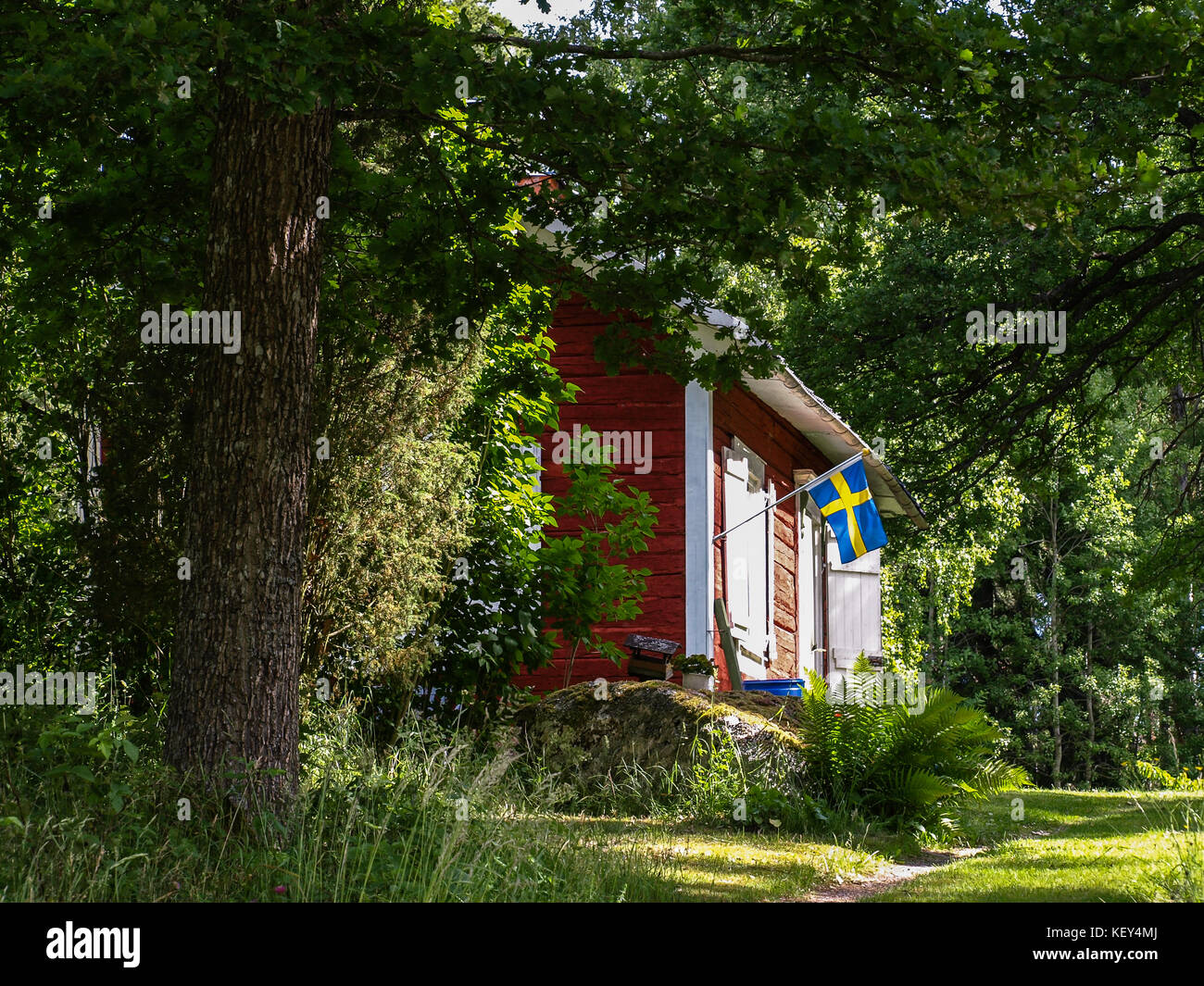 Il piccolo cottage Karlslund si trova nei boschi a pochi chilometri da Eskilstuna. Foto Stock