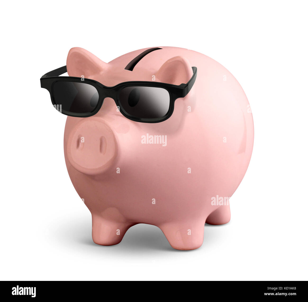 Rosa salvadanaio con vetri isolati su bianco Foto Stock