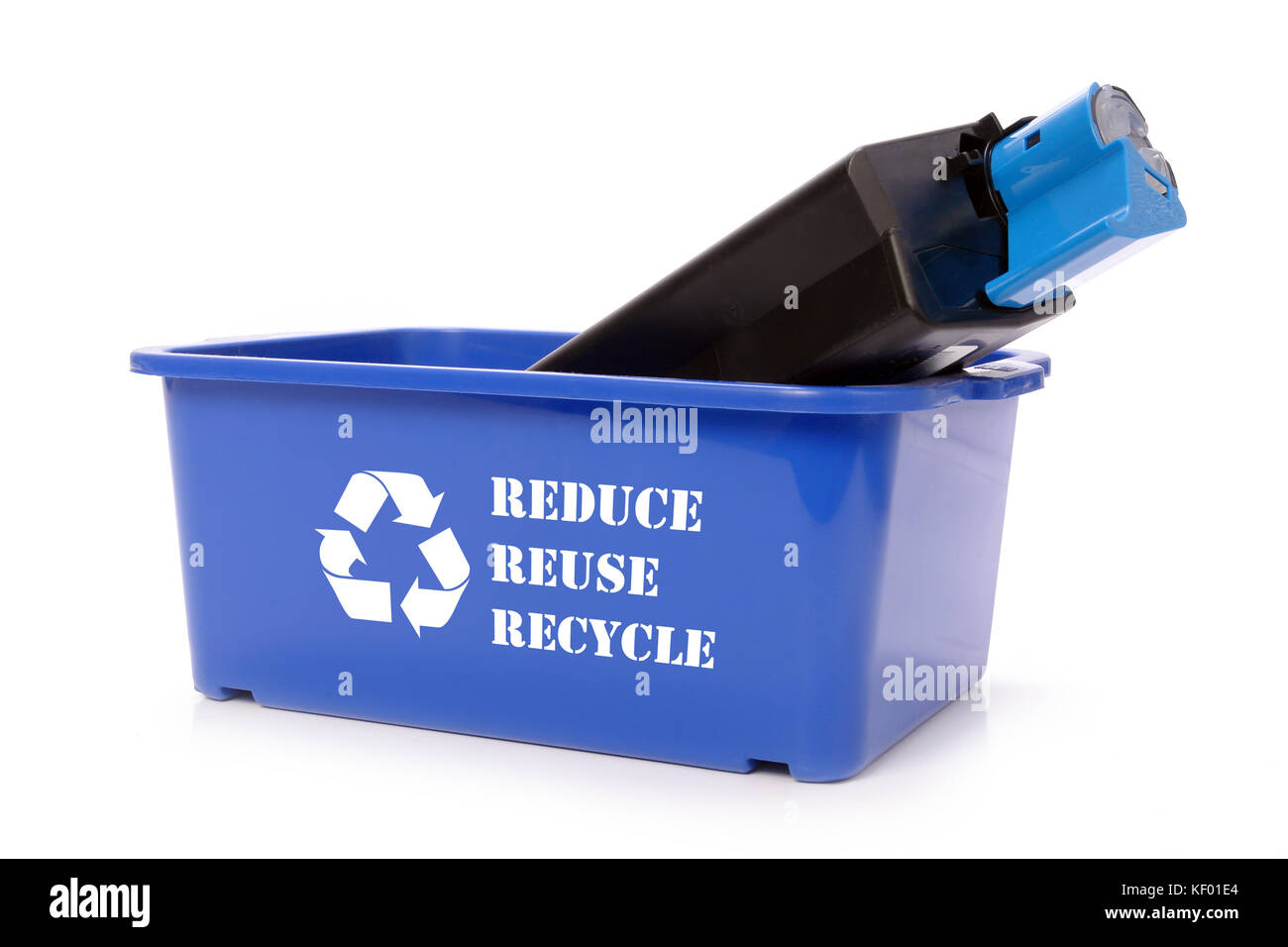 Utilizzate la stampante laser cartuccia blu nel cestino su bianco Foto Stock