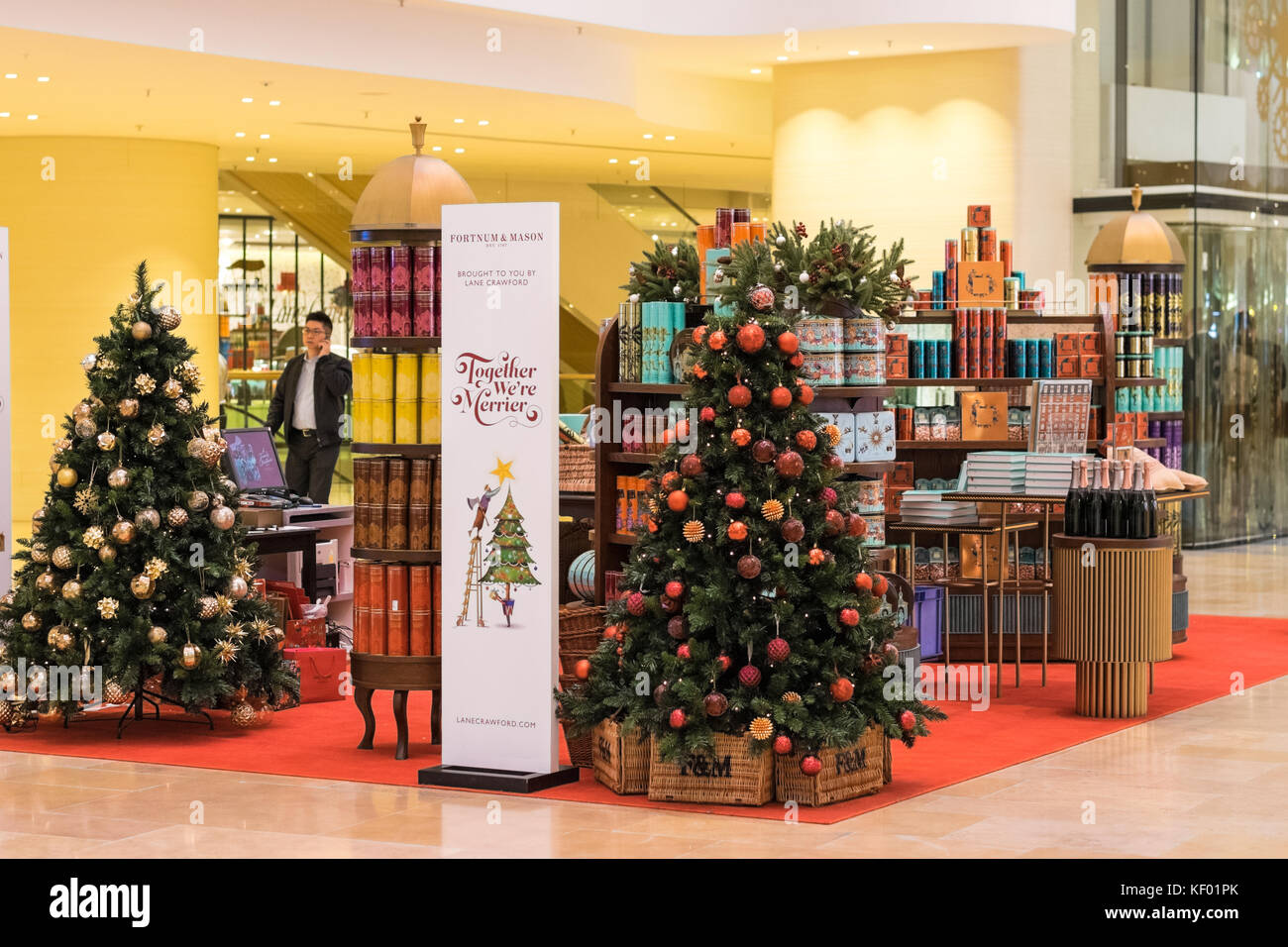 Fortnum & Mason retail shop di Natale pop up presso un centro commerciale di lusso nella RAS di Hong Kong Foto Stock