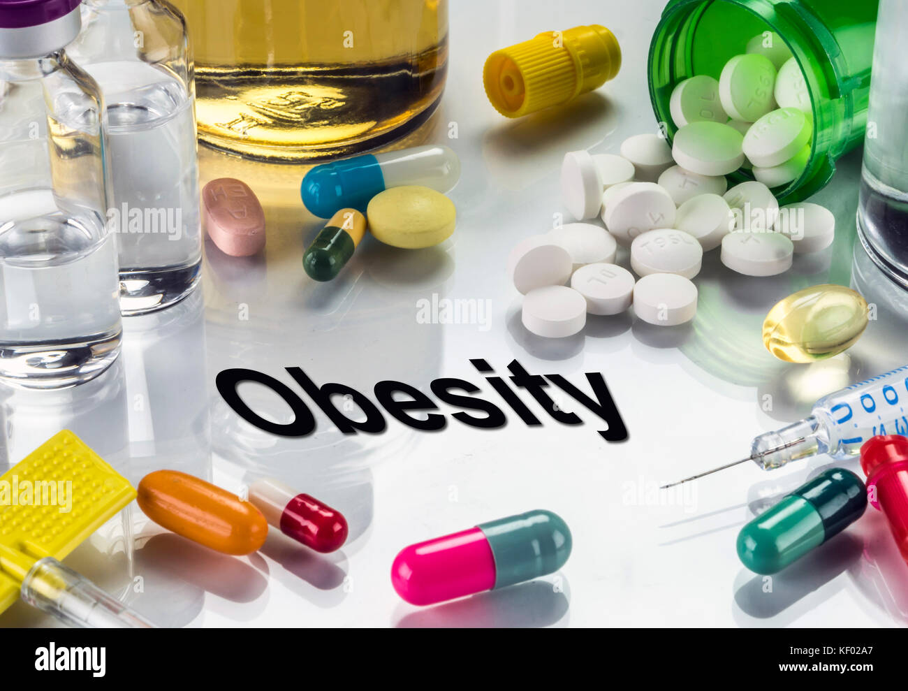 Obesità, medicinali come concetto di trattamento ordinario, immagine concettuale Foto Stock