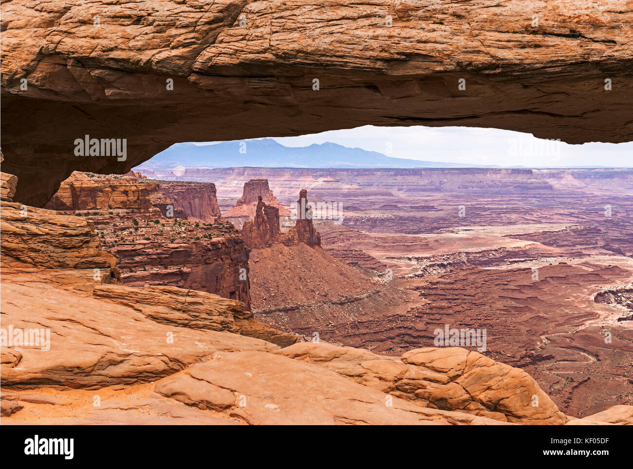 Mesa Arch nel Parco Nazionale di Canyonlands, Utah Foto Stock
