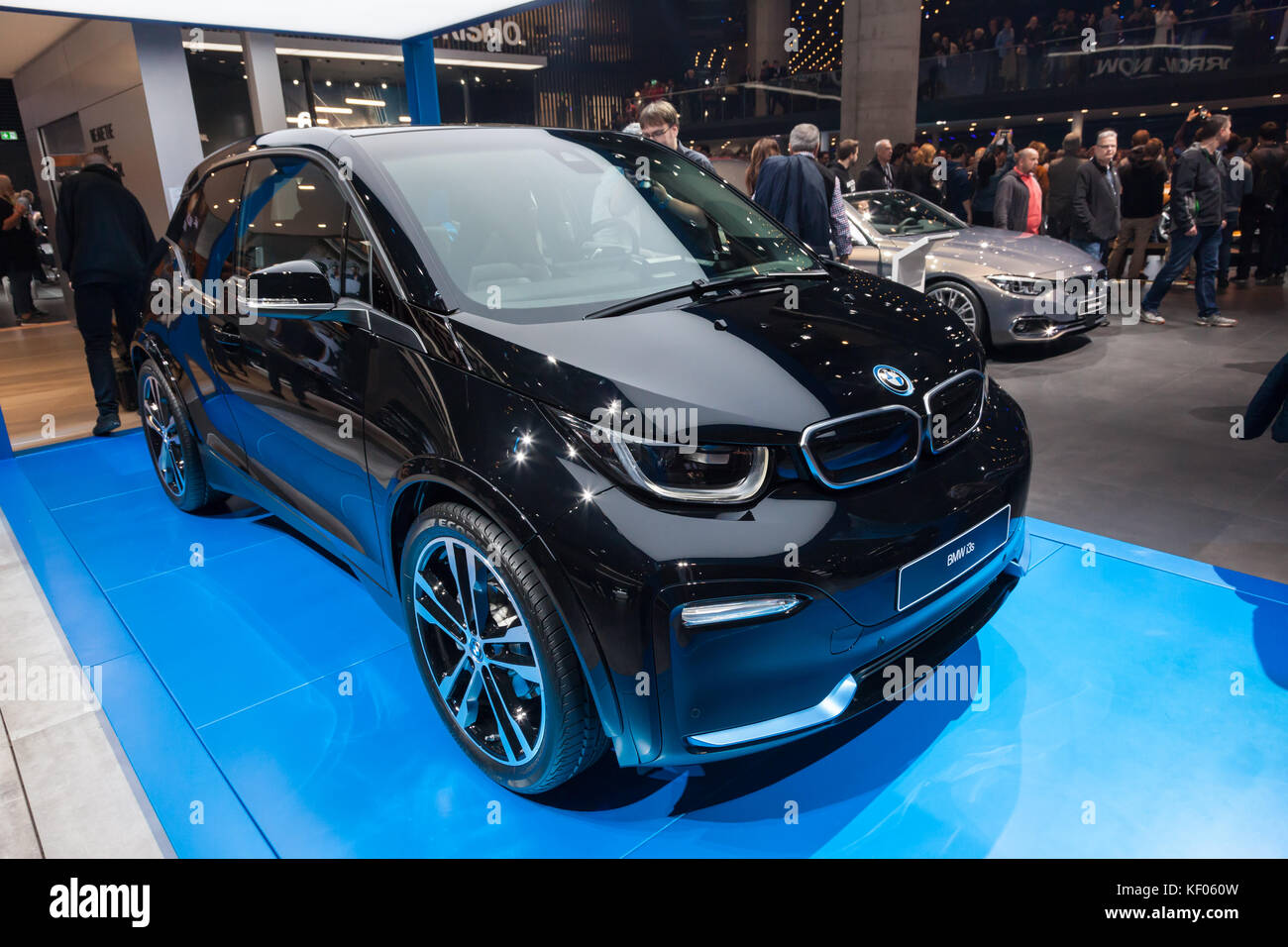 Francoforte, Germania - Sep 20, 2017: nuova bmw i3s presentazione al Frankfurt international motorshow 2017 Foto Stock