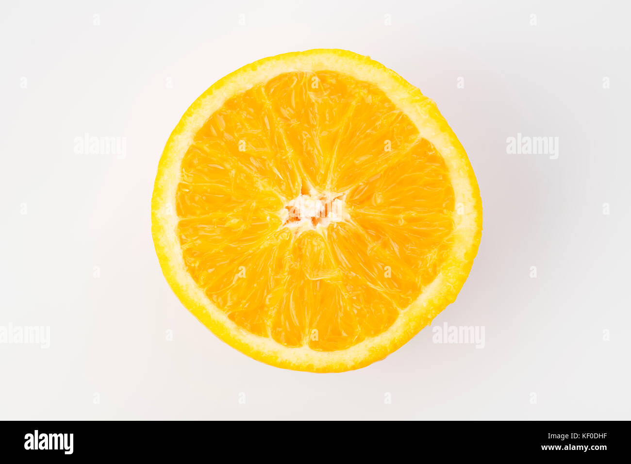 Vista superiore della sezione trasversale di frutta di arancia shot in studio Foto Stock