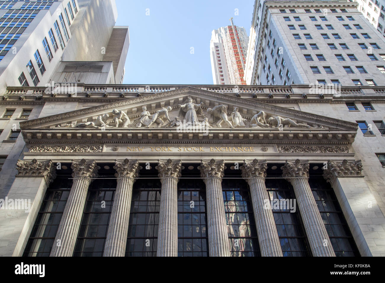 New york, Stati Uniti d'America - 18 novembre 2016: la facciata della borsa su edificio di Wall Street Foto Stock