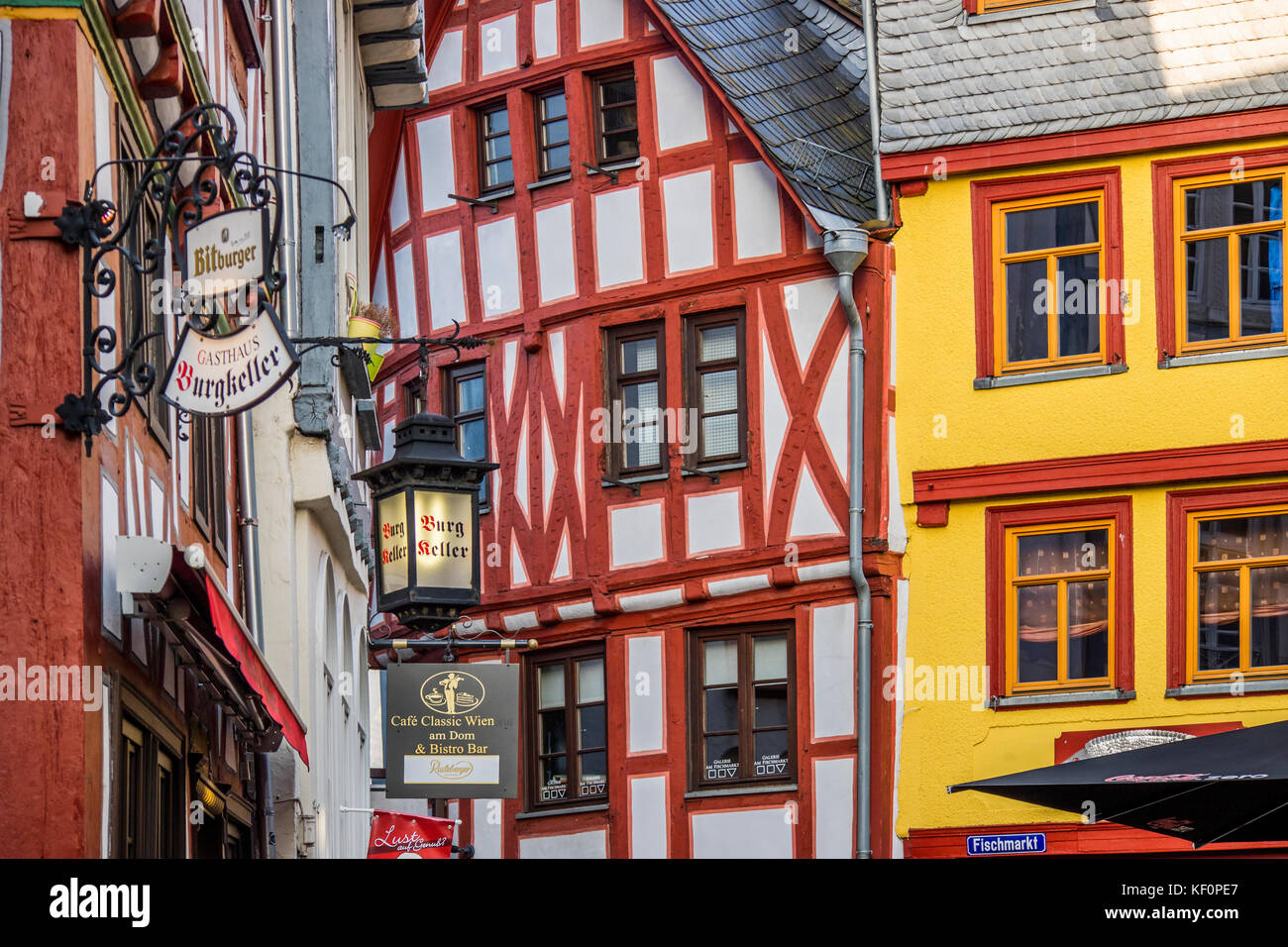 Città vecchia con case a graticcio a Limburg an der Lahn, Germania, qui a Fischmarkt Foto Stock