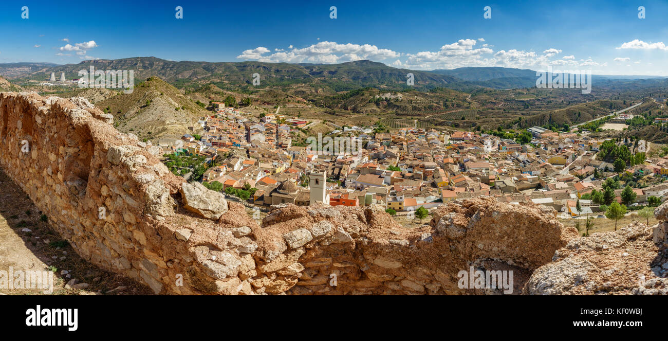 Ultra ampia vista panoramica del villaggio jalance e impianto nucleare Foto Stock