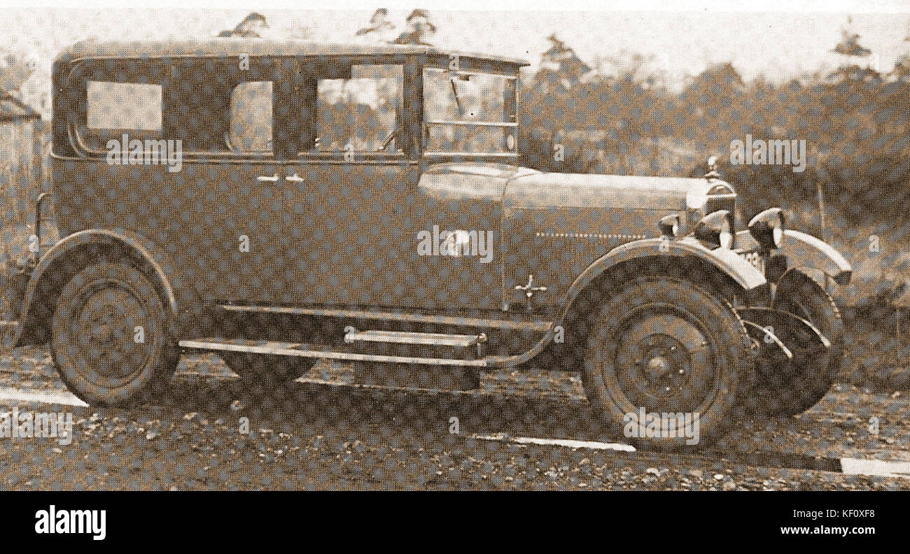 La MHV Brocklebank Six del 1927 si riferisce a un'automobile d'epoca dei primi anni del XX secolo. Il veicolo fa parte della storia automobilistica, riflettendo le tendenze progettuali e ingegneristiche dell'epoca. Foto Stock