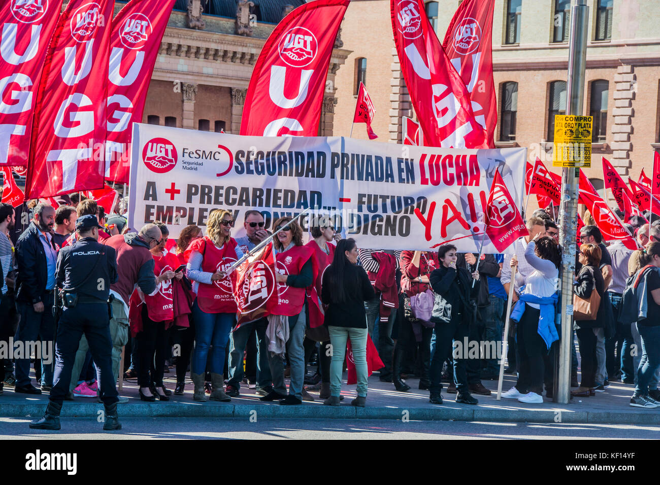 UGT "Unione generale dei lavoratori'marco in favore dei diritti di sicurezza privata dei lavoratori Credito: Alberto Ramírez Sibaja/Alamy Live News Foto Stock