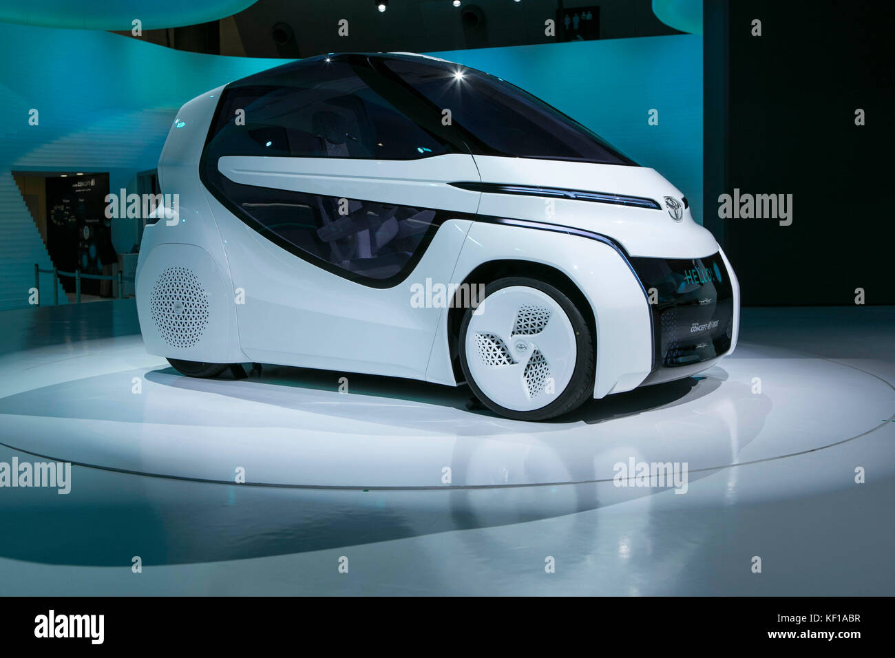 Tokyo, Giappone. 25 ottobre 2017. Toyota presenta la sua nuova concept car al 45° Salone dell'automobile di Tokyo. Crediti: Yuichiro Tashiro /Alamy Live News Foto Stock