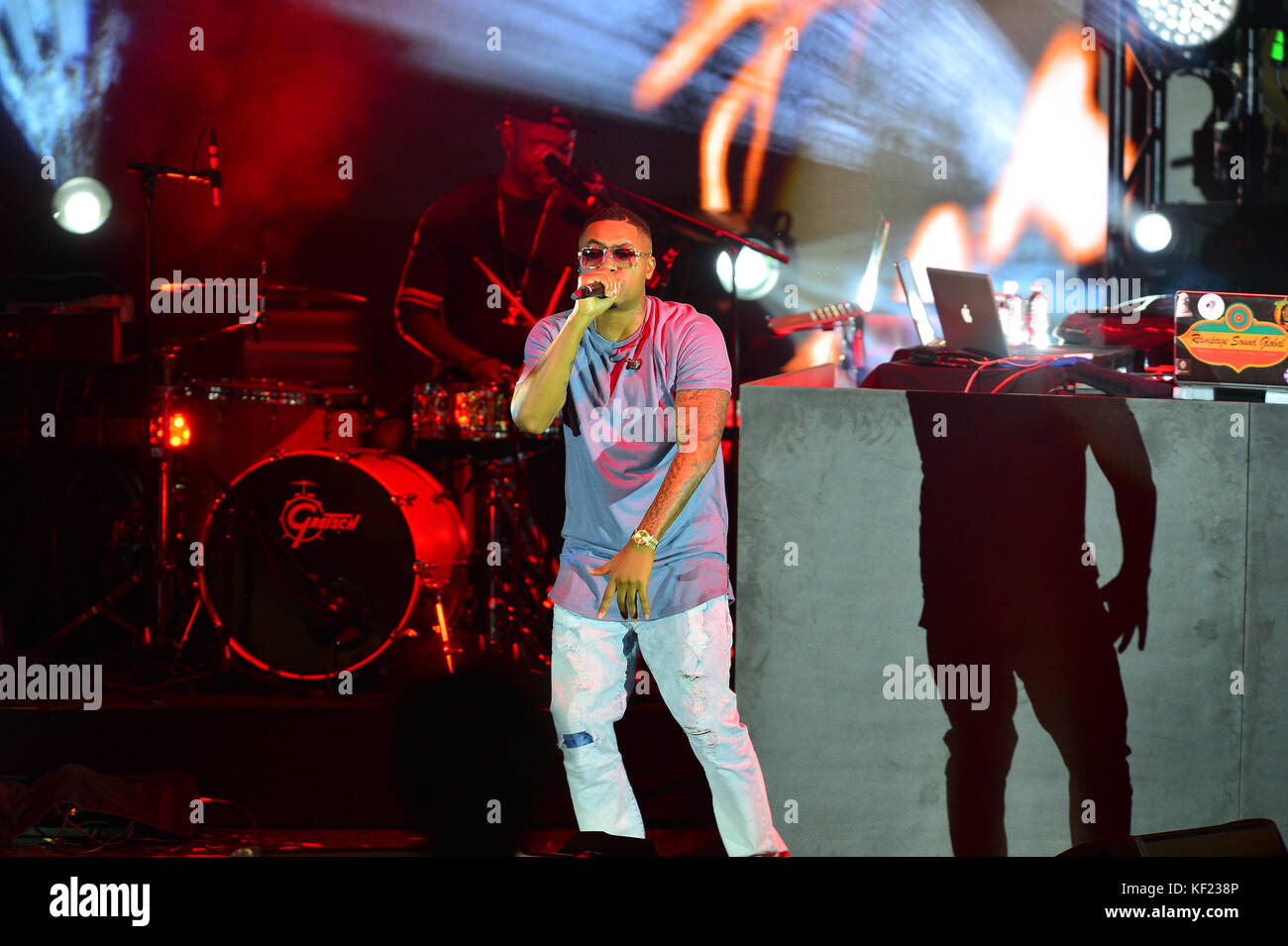 Lauryn Hill e NAS si esibiscono sul palco durante il tour Powernomics al Bayfront Park Amphitheatre nel centro di Miami con: NAS Where: Miami, Florida, Stati Uniti quando: 22 settembre 2017 Credit: JLN Photography/WENN.com Foto Stock