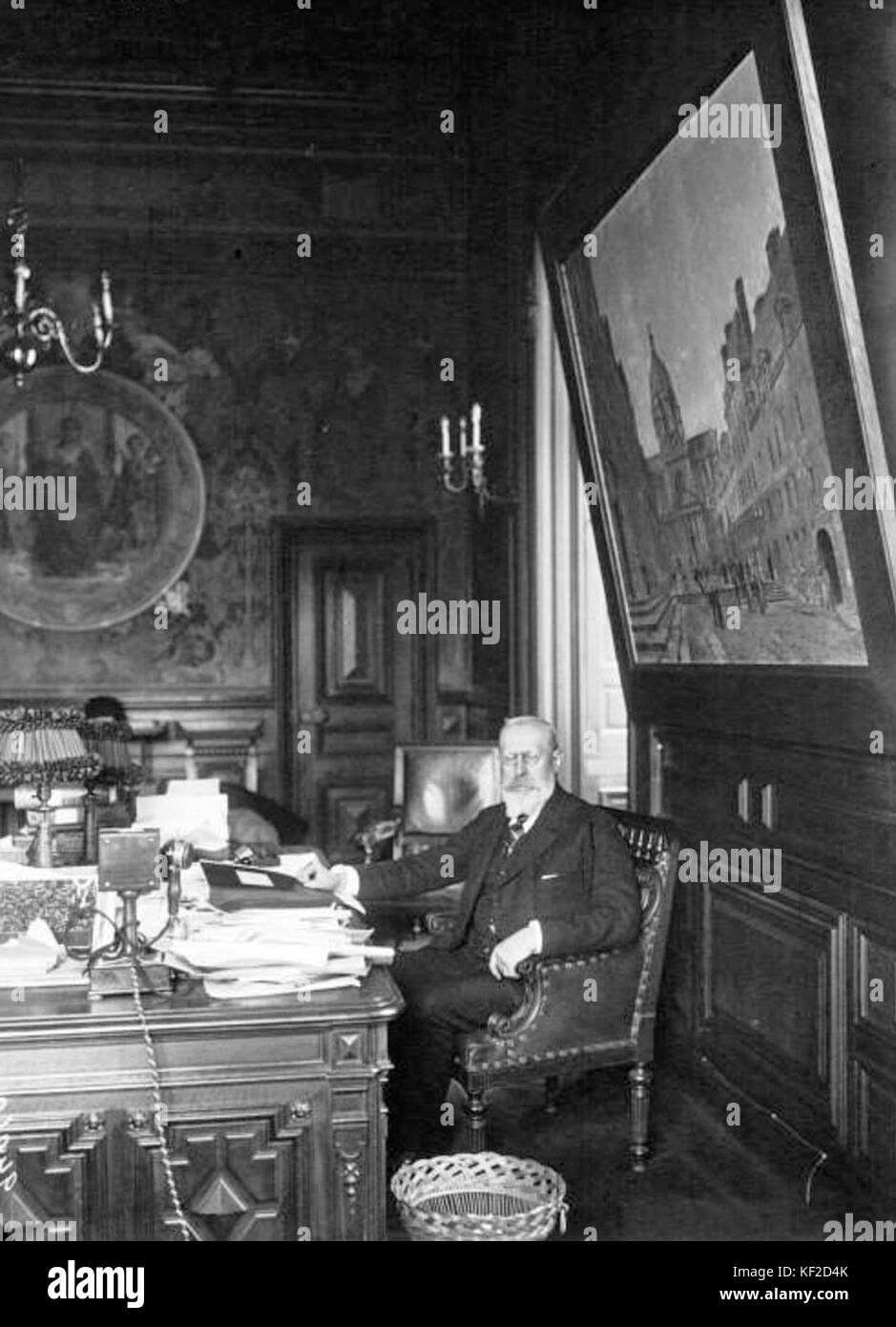 Paul Appell è stato un matematico francese rettore dell'Università di Parigi nel 1921. Era noto per i suoi contributi nei campi della matematica e dell'istruzione. Foto Stock