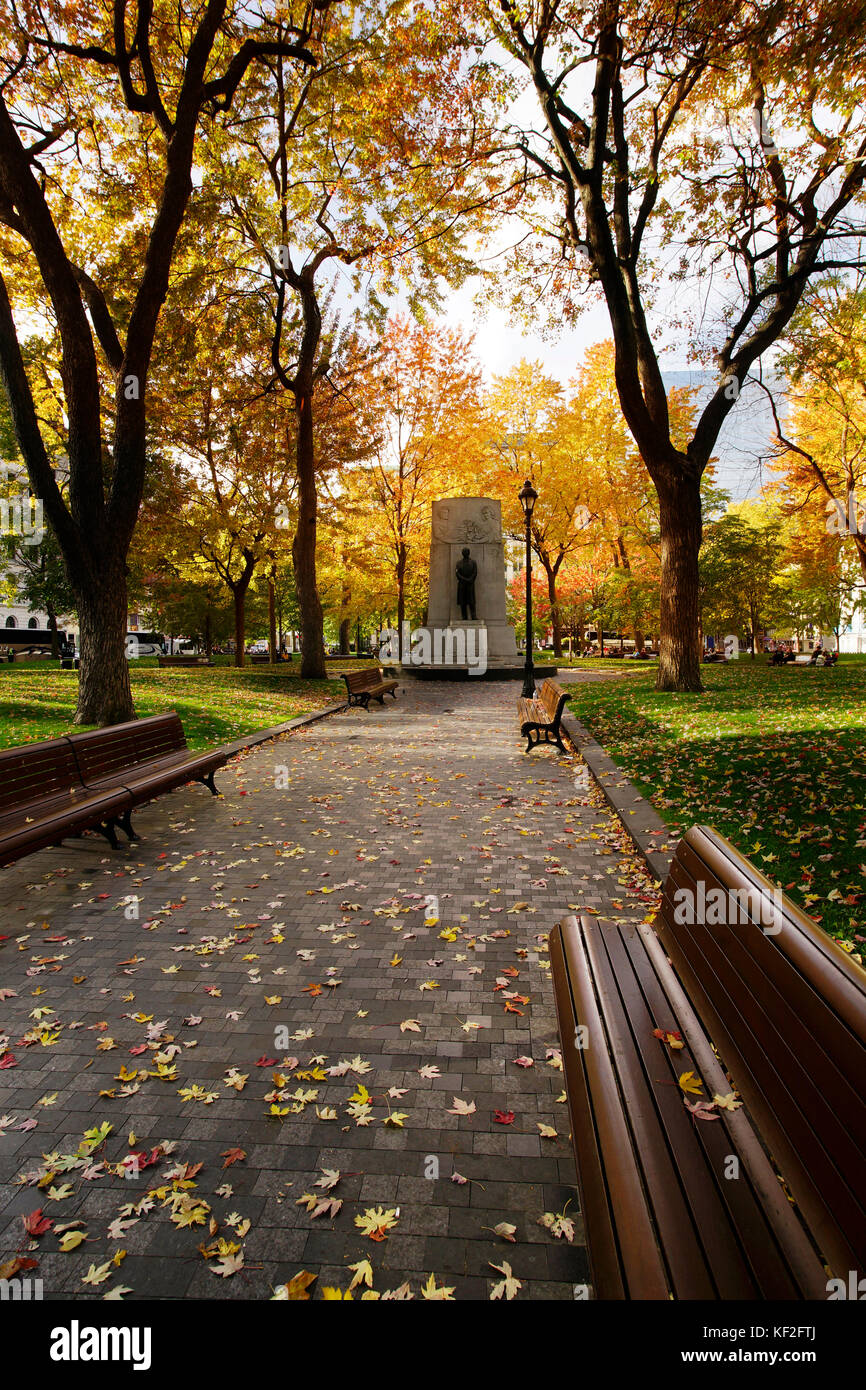 Montreal, Canada, 22 ottobre, 2017. Stagione autunnale nel parco pubblico Dorchester nel centro di Montreal. Crediti: Mario Beauregard/Alamy Live News Foto Stock