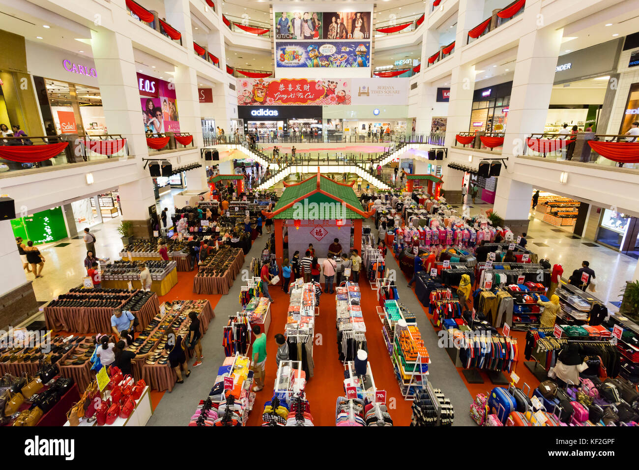 Interno del berjaya times square shopping mall in Bukit Bintang, Kuala Lumpur, Malesia. Foto Stock