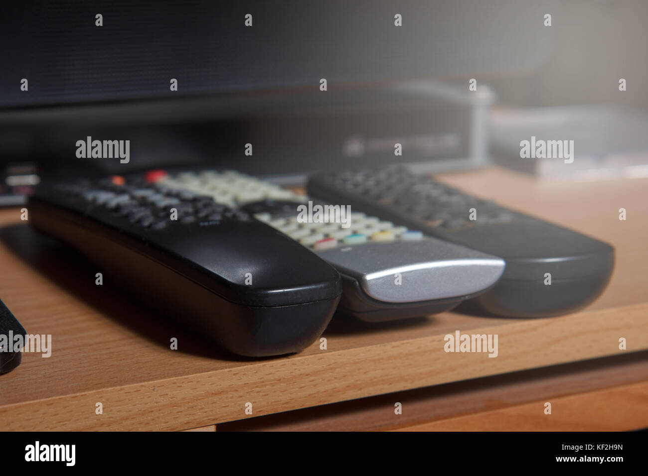 Tre telecomandi Foto Stock