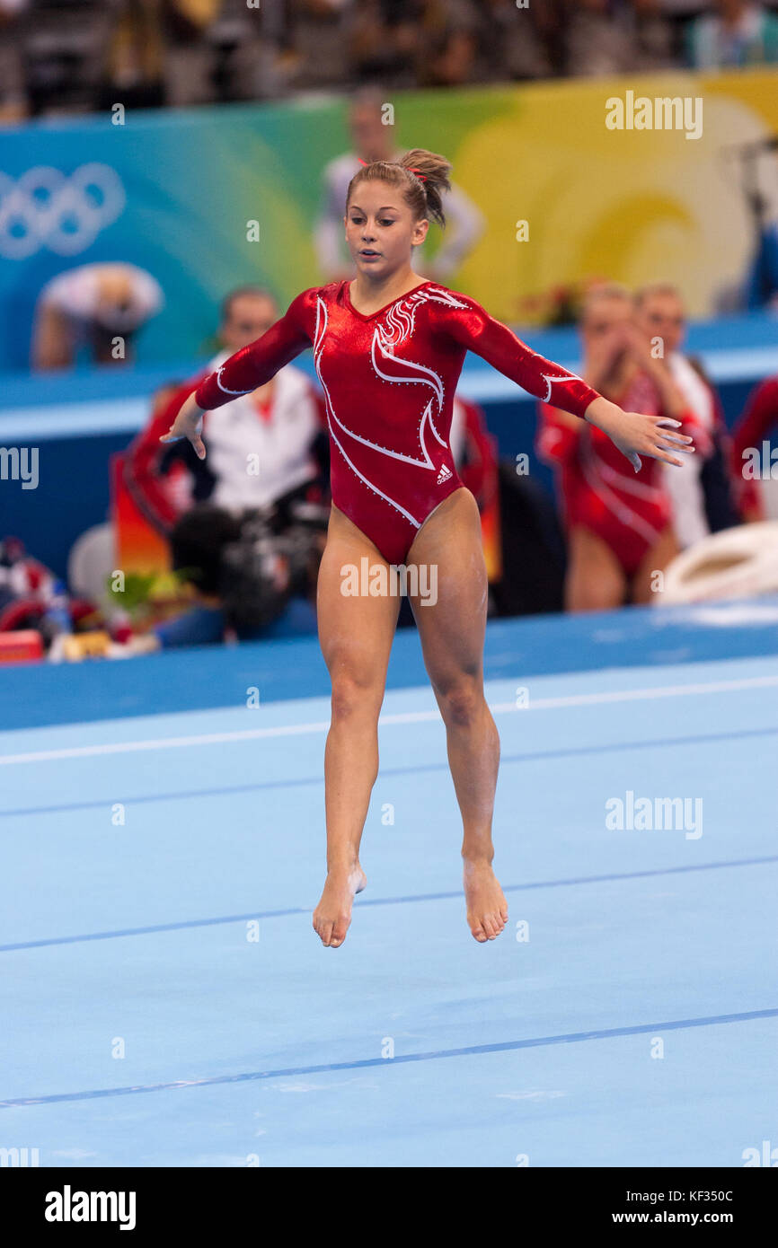Shawn Johnson (USA) partecipa all'evento femminile a squadre ai Giochi Olimpici estivi del 2008, Pechino, Cina Foto Stock