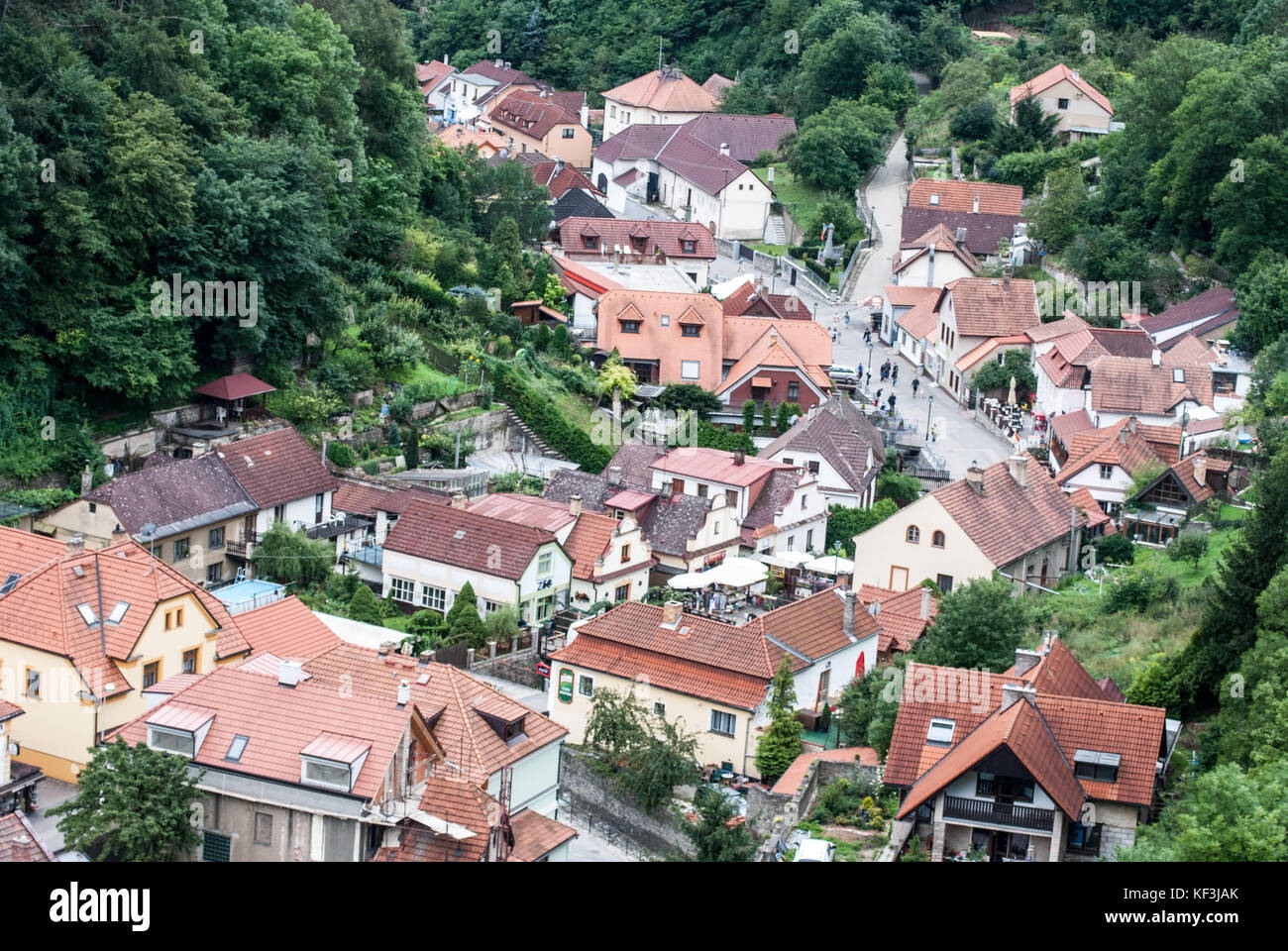 Karlstejn villaggio dal famoso castello di Karlstejn vicino alla città di Praga nella Repubblica ceca Foto Stock