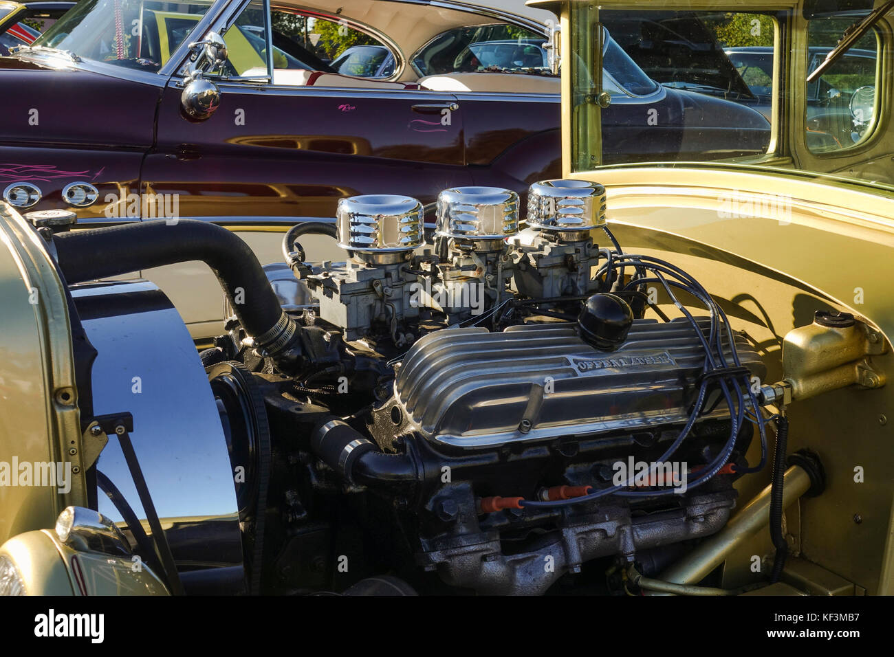 Motore Offenhauser, una chiusura della parte superiore di un 4 cilindri costruito in Classic Car Show, New Jersey, Stati Uniti. Foto Stock