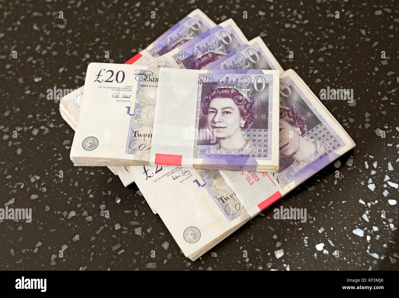 Primo piano di pacchetti di denaro inglese in contanti £20 banconote da venti sterline banconote in banconote Inghilterra Regno Unito GB Gran Bretagna Foto Stock