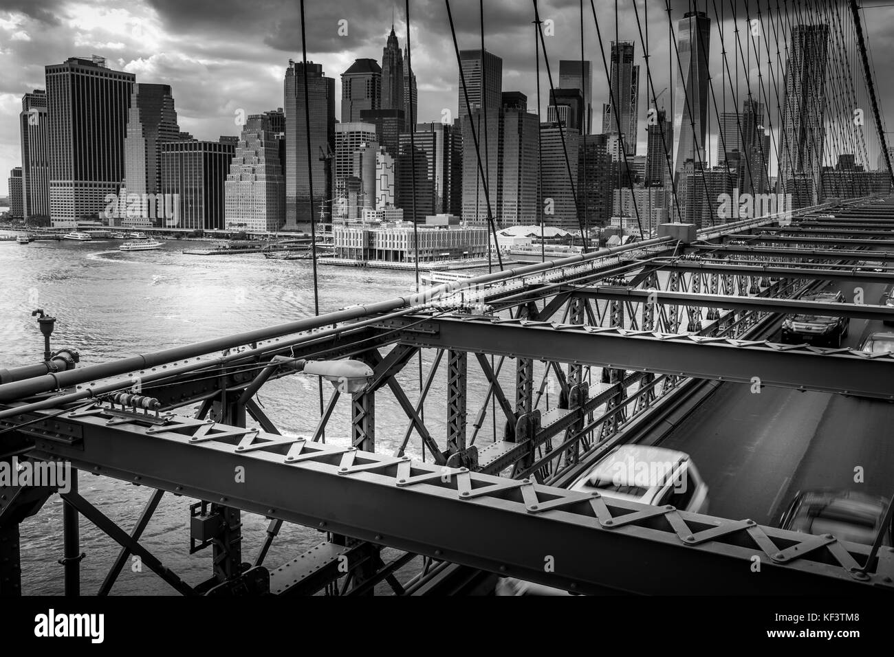 Manhattan vista dal ponte di Brooklyn Foto Stock