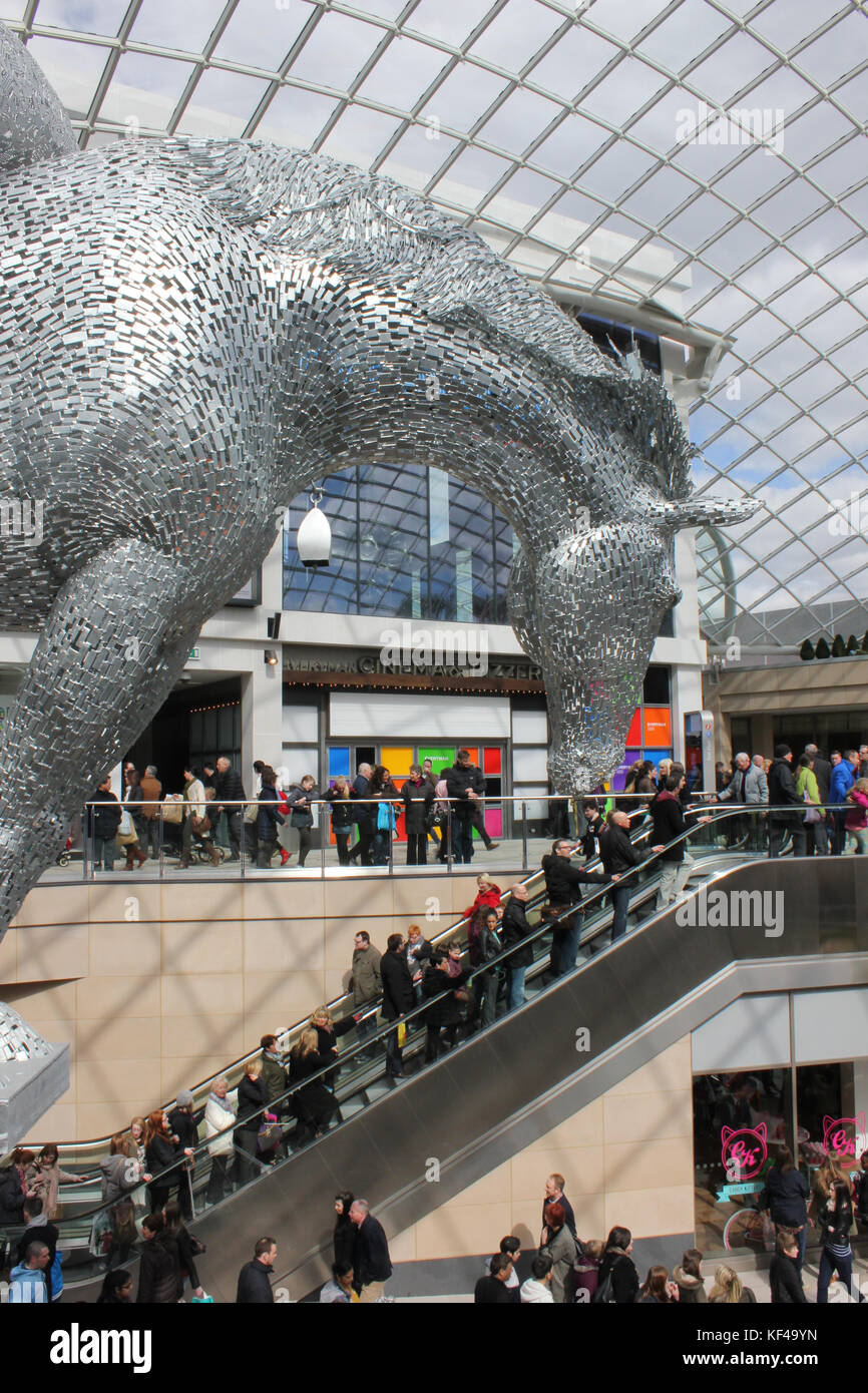 Trinità Leeds è un centro commerciale e per il tempo libero a Leeds, Regno Unito. Situato nel centro di Leeds. Ha aperto il 21 marzo 2013, con oltre 130.000 registrati vi Foto Stock