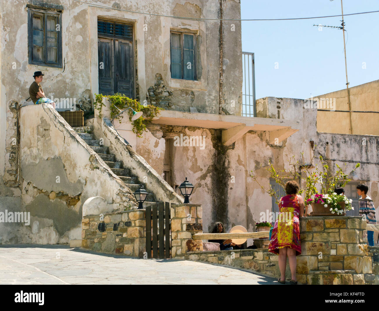 Fragile facciata di casa nella città vecchia di Naxos, Cicladi, Egeo, Grecia Foto Stock