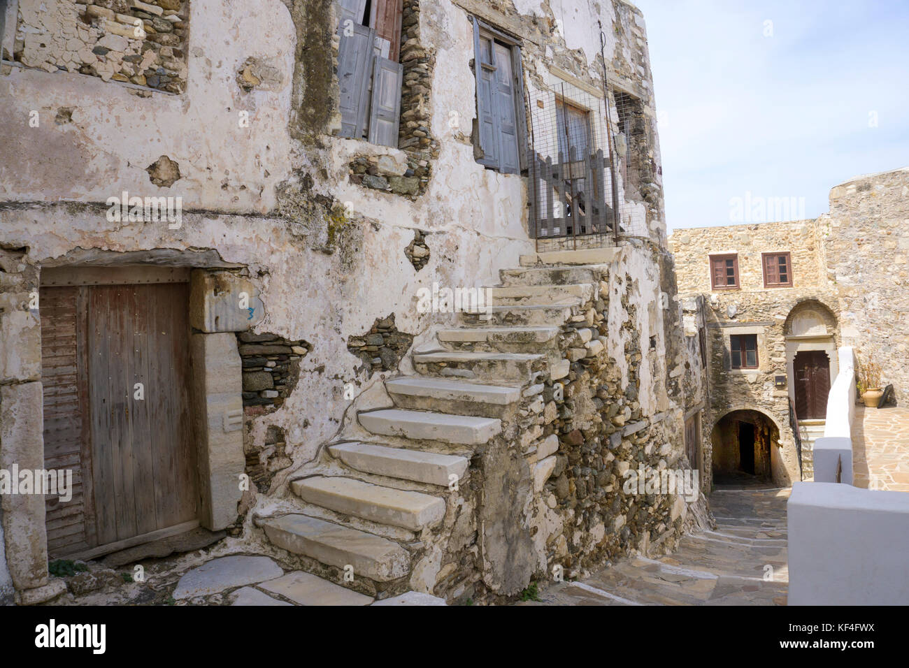 Fragile facciata di casa nella città vecchia di Naxos, Cicladi, Egeo, Grecia Foto Stock