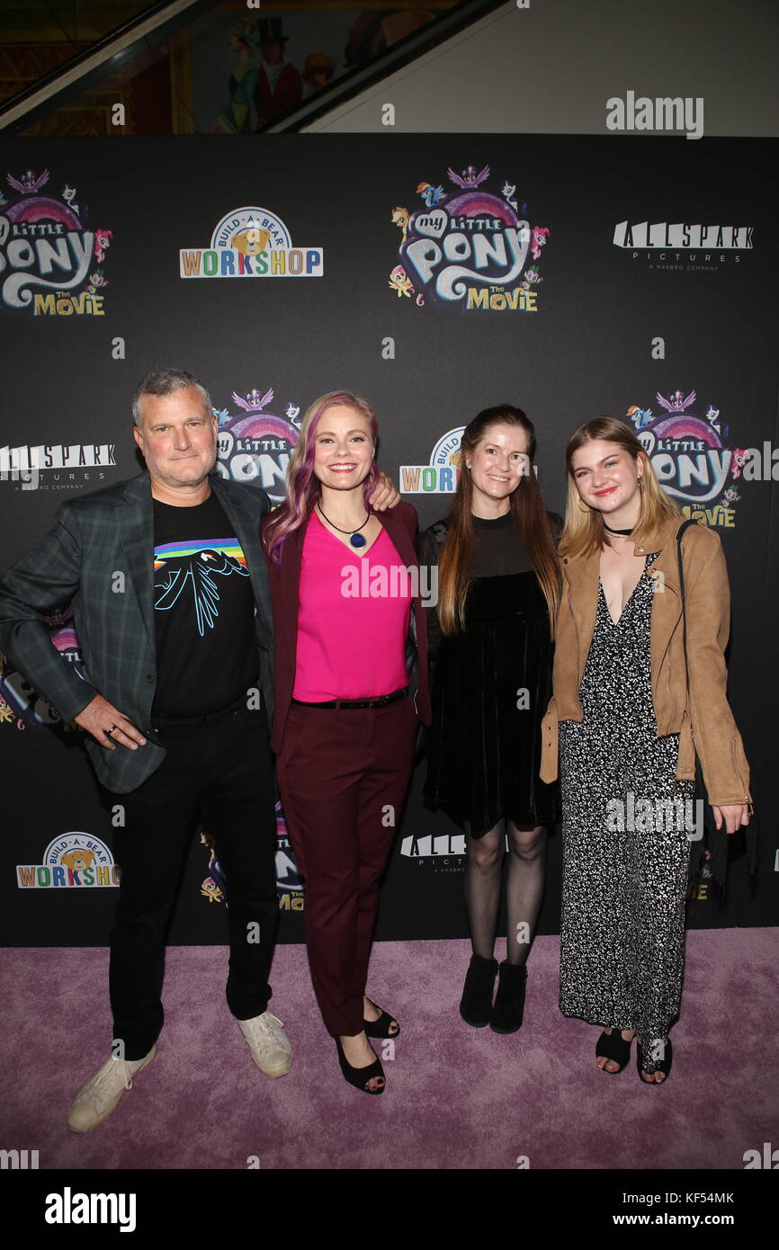 Proiezione a New York di "My Little Pony: The Movie" all'AMC Lincoln Square Theater di New York City, New York. Con: Stephen Davis, Megan McCarty, Haven Alexander, guest Where: New York City, New York, Stati Uniti quando: 24 set 2017 Credit: Derrick Salters/WENN.com Foto Stock