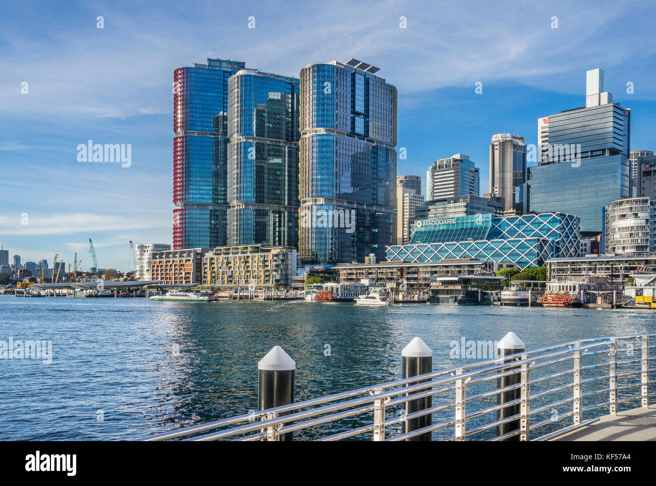 Australia, Nuovo Galles del Sud; Sydney Darling Harbour, vista di Darling Harbour e il molo di Barangaroo torri internazionale Foto Stock